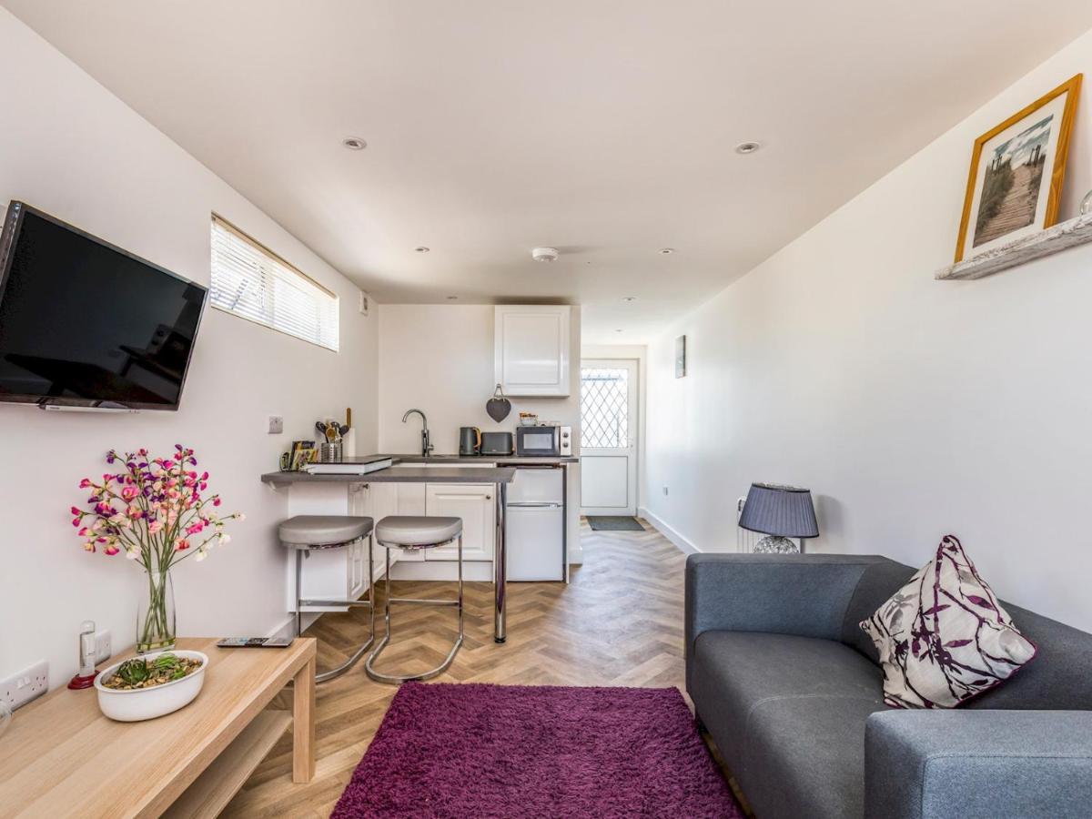 Pass The Keys Charming A Stones Throw From The Apartamento Chichester