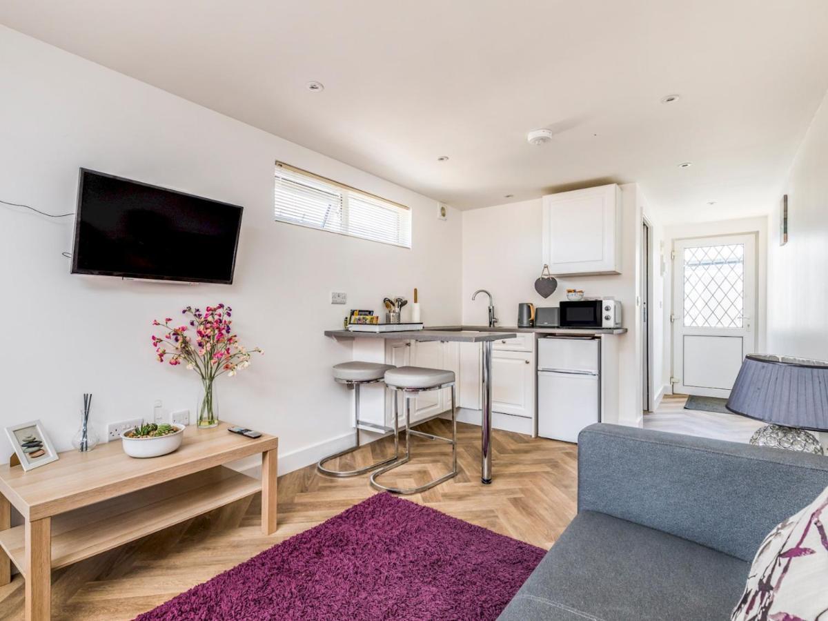 Apartment Pass The Keys Charming A Stones Throw From The